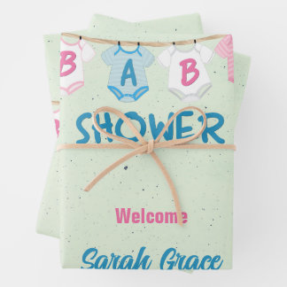 Feuille De Papier Cadeau Baby shower avec vêtements pour bébé Personnalisé