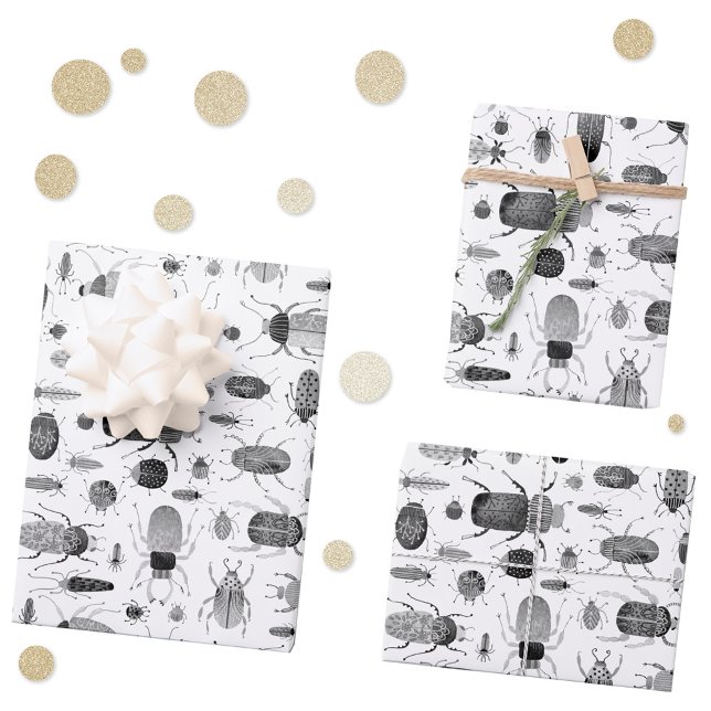 Feuille De Papier Cadeau Beetle noir et blanc (Black and white bugs and beetles ink pattern gift wrapping paper )