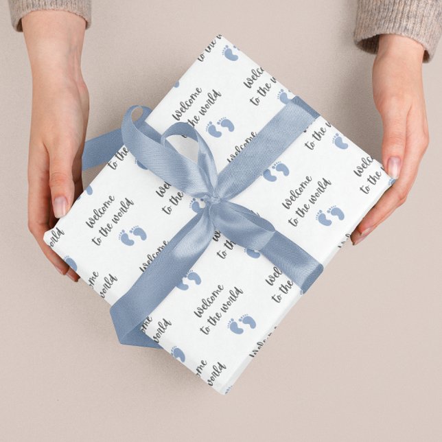 Feuille De Papier Cadeau Bienvenue Dans Le Monde Papiers Enveloppants Pour  (Celebrate a new baby boy with these baby feet, "Welcome to the world" wrapping paper sheets! )