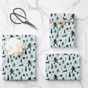 Feuille De Papier Cadeau Bigfoot et Jackalope dans le motif bleu des bois