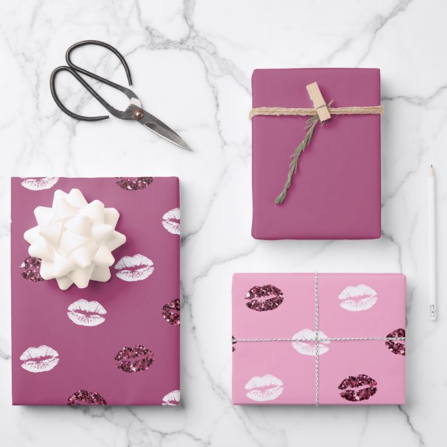 Feuille De Papier Cadeau Burgundy Pink Red Glitter White Kisses Lips   (Recto)