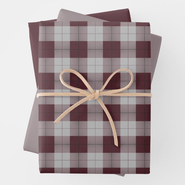 Feuille De Papier Cadeau Burnt Burgundy Plaid Motif avec coordonnées (En situation)