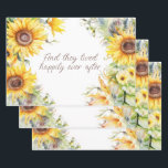 Feuille De Papier Cadeau Cadre de tournesols jaune et or Personnalisé<br><div class="desc">Armature de couleur jaune et or Sunflower avec nom personnalisé au centre dans votre choix de couleur et de police.</div>