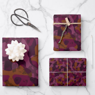 Feuille De Papier Cadeau Camouflage framboise, mûre, marron et noix de musc