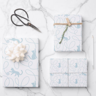 Feuille De Papier Cadeau Chat joueur et motif de boule de laine bleu clair