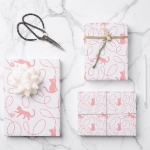 Feuille De Papier Cadeau Chat joueur et motif de pelote de laine Rose corai