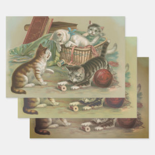 Feuille De Papier Cadeau Chatons victoriens vintage jouant dans un panier à