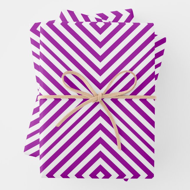 Feuille De Papier Cadeau Chevron Diamond Violet (En situation)