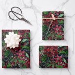 Feuille De Papier Cadeau Christmas Burgundy Poinsettia Flowers Watercolor<br><div class="desc">Ce motif magnifique et artistique est parfait pour les fêtes de Noël. Il présente des poinsettias d'aquarelle peintes à la main, des fleurs, des feuilles de lierre et des motifs de baies de couleur rouge bordeaux, rouge vif, vert de forêt et faux or, sur un arrière - plan bleu marine...</div>