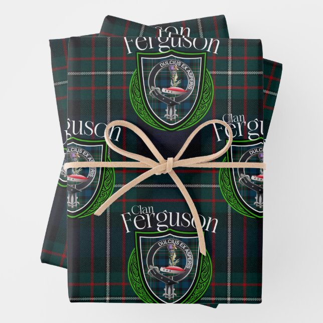 Feuille De Papier Cadeau Clan écossais Ferguson Tartan & Crest (En situation)