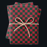 Feuille De Papier Cadeau Classic Christmas Green et Red Checkerboard<br><div class="desc">Ce papier d'emballage en damier a une palette de couleurs de Noël classique. Le papier d'emballage a un modèle traditionnel de couleur rouge et verte.</div>