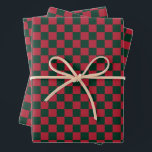 Feuille De Papier Cadeau Classic Christmas Green et Red Checkerboard<br><div class="desc">Ce papier d'emballage en damier a une palette de couleurs de Noël classique. Le papier d'emballage a un modèle traditionnel de couleur rouge et verte.</div>