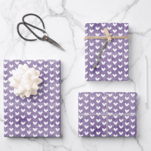 Feuille De Papier Cadeau Cœurs blancs sur lin pourpre foncé