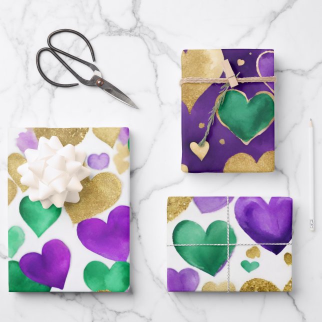 Feuille De Papier Cadeau Cœurs élégants violets, verts et dorés Mardi Gras (Recto)