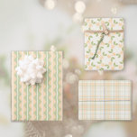 Feuille De Papier Cadeau Cottage Rose, Tartan et Stripes Ensemble en orange<br><div class="desc">Roses de chalet dans les tons orange pêche, vert et ivoire extra léger. Bandes traditionnelles de zigzag ou de chevrons. Plaque de tartan de couleur féminine. Idéal pour les anniversaires, les mariages, la fête des mères, etc. J'ai aussi des ensembles de papier d'emballage qui sont tous la même conception si...</div>
