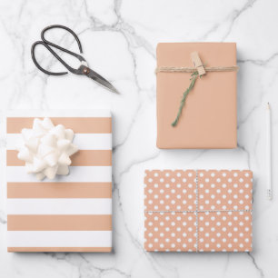 Feuille De Papier Cadeau Couleur de l'année 2024   Pêche