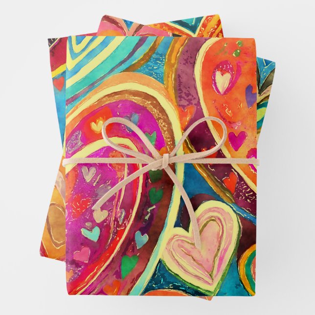 Feuille De Papier Cadeau Couleurs funky Coeur Motif Mix (En situation)