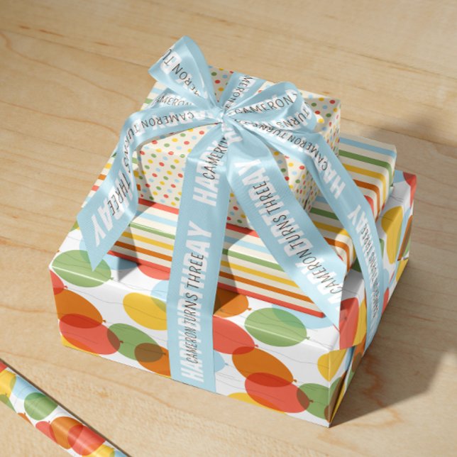 Feuille De Papier Cadeau Couleurs naturelles blanchies au soleil Motif mixt (mixed pattern gift wrap set with dots, stripes and colorful birthday balloons in nature inspired)