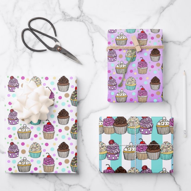 Feuille De Papier Cadeau Cupcakes d'anniversaire à main lunaire (Recto)