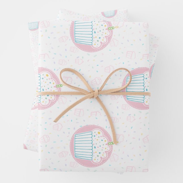 Feuille De Papier Cadeau Cute Birthday Cupcake with Candle (En situation)