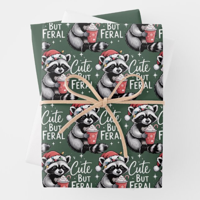 Feuille De Papier Cadeau Cute But Feral Christmas Raccoon Funny Animal (En situation)