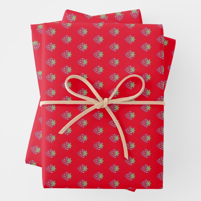 Feuille De Papier Cadeau Cute Motif fraise rouge (En situation)