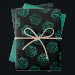 Feuille De Papier Cadeau Dés RPG | Emerald Imaginaire Tabletop Retro Gamer<br><div class="desc">GEEK CHIC GAMER ! Les papiers d'emballage RPG de nouveauté sont également idéaux pour la découpage de meubles éphémères do-it-yourself ou les projets de déco maison bricolage. C'est GAME ON! alors choisissez votre initiative d'arme et de rouleau! Parfait pour n'importe quel joueur d'imaginaire d'un stylo/crayon et papier (PnP) de l'ancienne...</div>