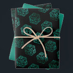 Feuille De Papier Cadeau Dés RPG | Emerald Imaginaire Tabletop Retro Gamer<br><div class="desc">GEEK CHIC GAMER ! Les papiers d'emballage RPG de nouveauté sont également idéaux pour la découpage de meubles éphémères do-it-yourself ou les projets de déco maison bricolage. C'est GAME ON! alors choisissez votre initiative d'arme et de rouleau! Parfait pour n'importe quel joueur d'imaginaire d'un stylo/crayon et papier (PnP) de l'ancienne...</div>