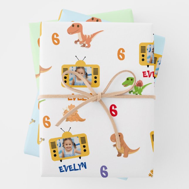 Feuille De Papier Cadeau Dinosaures mignons avec photo personnalisée, nom e (En situation)