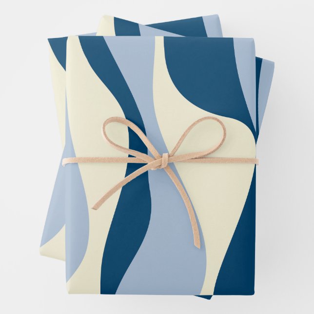 Feuille De Papier Cadeau Ebb et flux 4 - Bleu foncé, Bleu clair et Crème (En situation)