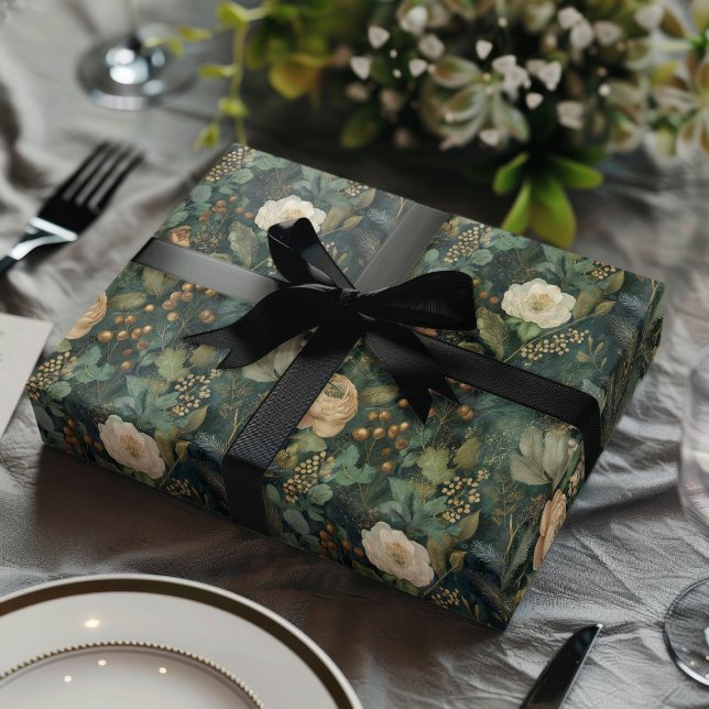Feuille De Papier Cadeau Elegant Christmas Winter Green and Cream Floral (Créateur téléchargé)