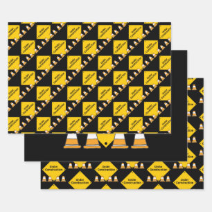 Feuille De Papier Cadeau En construction avec des cônes