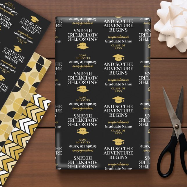 Feuille De Papier Cadeau Et Donc L'Aventure Commence - Graduation Moderne (Custom Graduation Wrapping Paper)