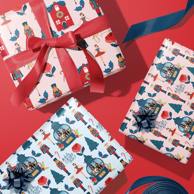 Feuille De Papier Cadeau Fa La Nutcracker Noël Famille Photo Snow Globe (Créateur téléchargé)