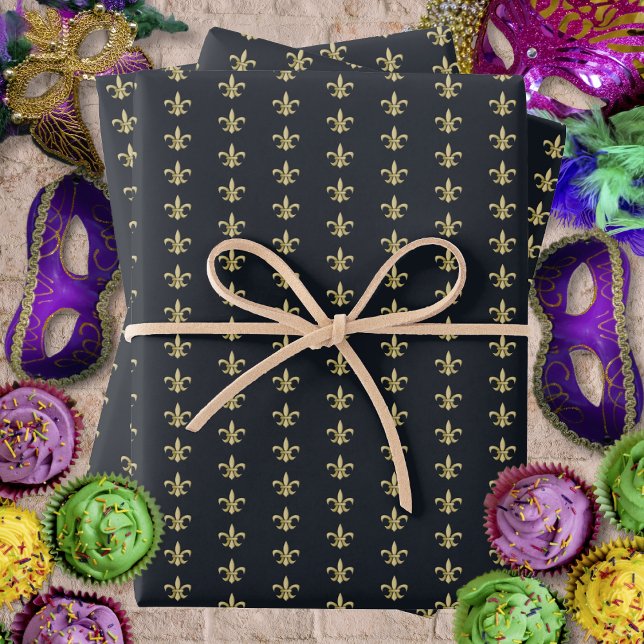 Feuille De Papier Cadeau Faux Gold FleurDeLis sur Graphite (Faux Gold FleurDeLis on Graphite Wrapping Paper Sheets by Leapfroglisics Shop)