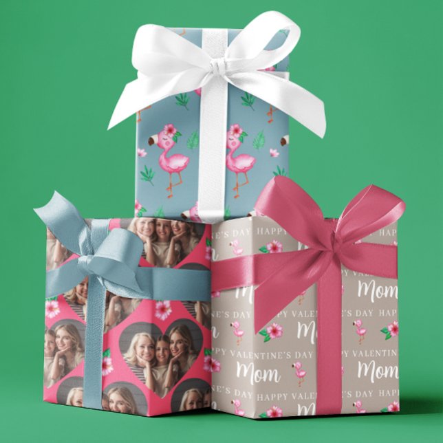 Feuille De Papier Cadeau Fête de la Saint-Valentin Flamant rose enveloppeme (Celebrate mom this Valentine's Day with these personalized photo flamingo wrapping paper sheets! )