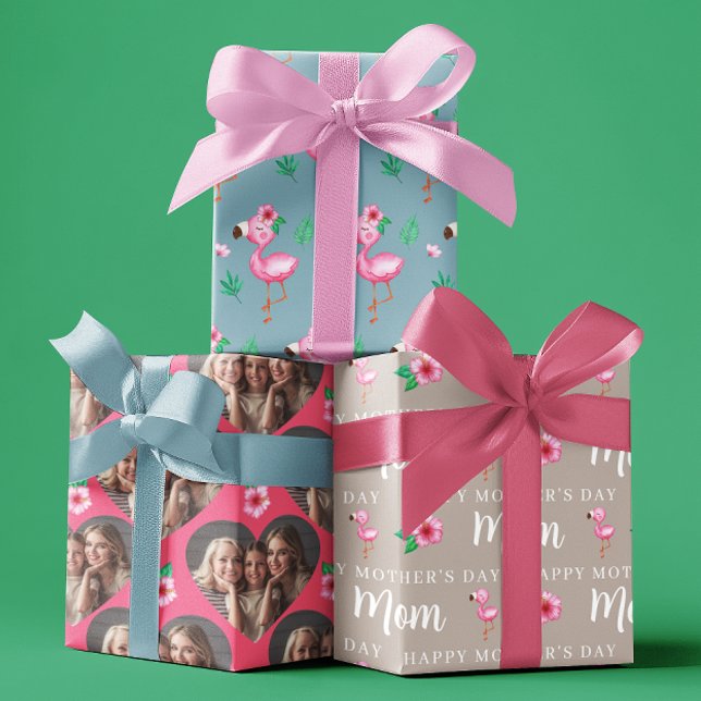 Feuille De Papier Cadeau Fête des Mères Flamant rose enveloppant des feuill (Celebrate mom this Mother's Day with these personalized photo flamingo wrapping paper sheets! )