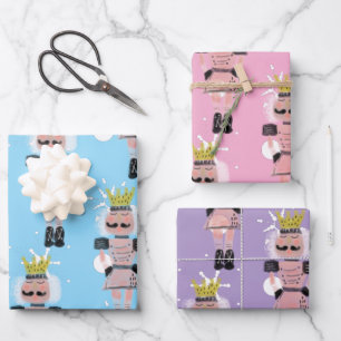 Feuille De Papier Cadeau Figures de casse-noisette de Noël dessinées à la m