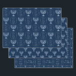 Feuille De Papier Cadeau Filigree métallique Hanoukka Menorah<br><div class="desc">Nous avons ici une belle feuille de papier d'emballage parfait pour les vacances. Le premier drap comporte une menorah métallique en fibre et les mots Paix, Amour, Lumière à l'intérieur d'un cadre décoratif sur un arrière - plan bleu foncé. Le deuxième drap est muni d'une menorah métallique en fibre sur...</div>
