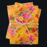 Feuille De Papier Cadeau Fleurs élégantes sur orange<br><div class="desc">Des bouquets floraux sur un arrière - plan orange sont présentés sur ces feuilles de papier d'emballage,  amusants pour toutes les occasions.</div>