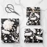 Feuille De Papier Cadeau Fleurs sauvages dorées dessinées à la main Modèle<br><div class="desc">Modèle de fleurs sauvages papier d'emballage noir or et blanc</div>