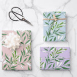 Feuille De Papier Cadeau Foliage vert Motif Élégant vert clair bleu<br><div class="desc">Simple et élégant blanc, bleu poussiéreux et vert feuillage motif pour mariages, anniversaires, anniversaires, baptêmes et naissances! Cette combinaison de couleurs intemporelle exhale le raffinement et la classe, le rendant parfait pour toutes les occasions. La verdure fraîche associée à des tons blancs immaculés crée un sentiment de pureté et de...</div>