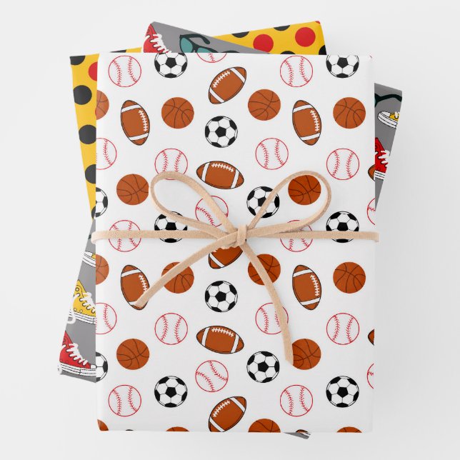 Feuille De Papier Cadeau Football Sport Motif (En situation)