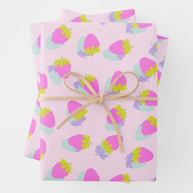 Feuille De Papier Cadeau Fraise rose (En situation)