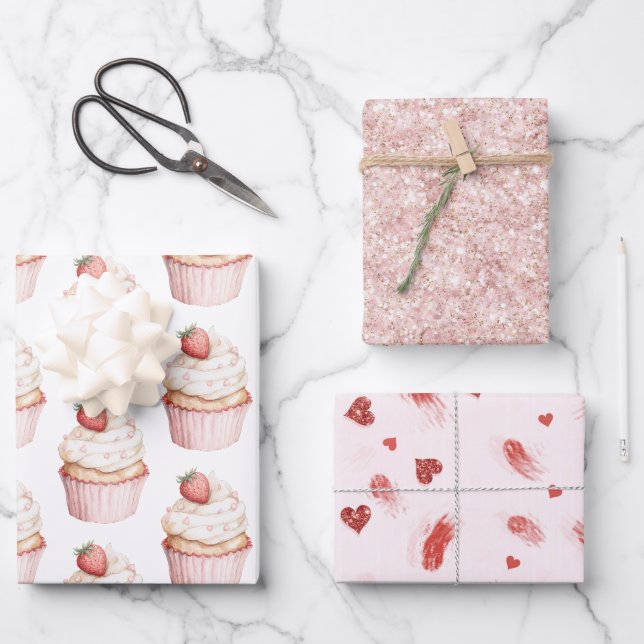 Feuille De Papier Cadeau Gâteau Cupcake Coeur Rose Fraise   (Recto)