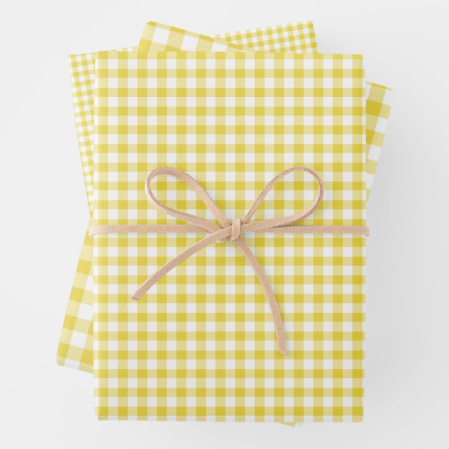 Feuille De Papier Cadeau Gingham Classique Jaune Doré (En situation)