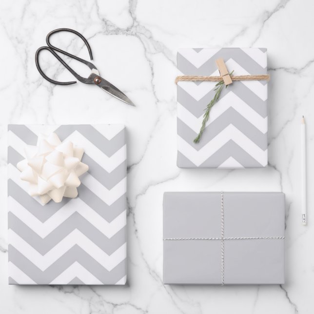 Feuille De Papier Cadeau Gris et blanc épais Mariage Chevron Anniversaire V (Recto)