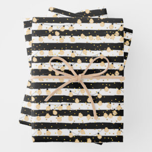 Feuille De Papier Cadeau Guirlande lumineuse sur rayures noires et blanches