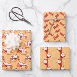 Feuille De Papier Cadeau HoHoHo Santa Claus Images sur Peach Christmas<br><div class="desc">Ce jeu de draps cadeaux de Noël présente des images amusantes du Père Noël rouge et blanc sur deux des draps. La troisième feuille a répété le texte qui dit Ho! Ho ! Ho ! Tout est placé sur un arrière - plan de pêche pâle.</div>