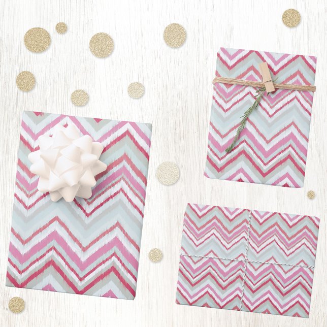 Feuille De Papier Cadeau Ikat moderne Chevron rayure Abstraite rose vert (Modern abstract Ikat chevron zigzag stripe pink and mint green gift wrapping paper)